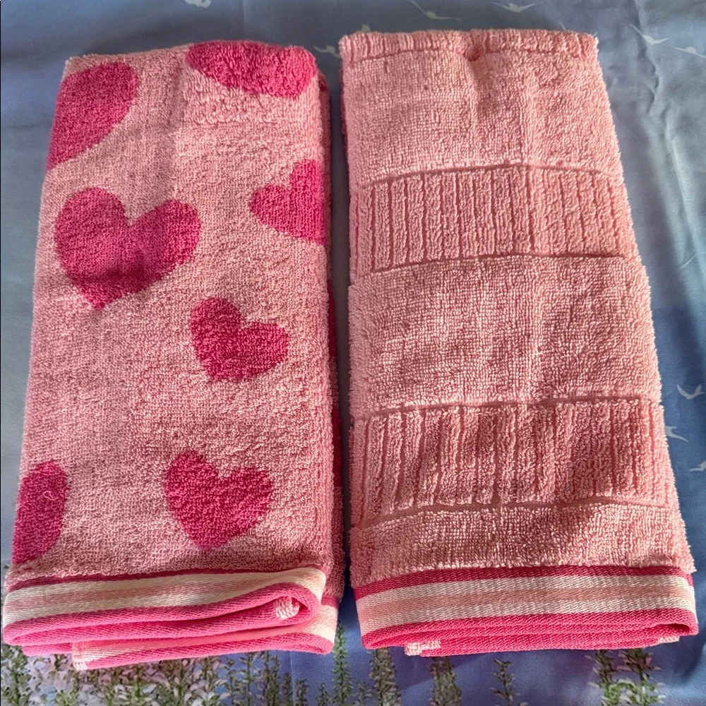 Pink Heart Patterned Hand Towel Set